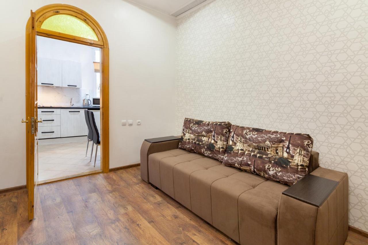 Leogrand Apartments Panteleimona Kulisha 27 Lviv Eksteriør bilde